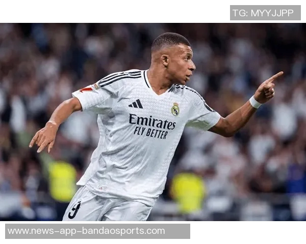 姆巴佩因裁判第98分钟吹哨不满上前理论遭黄牌处罚引发争议