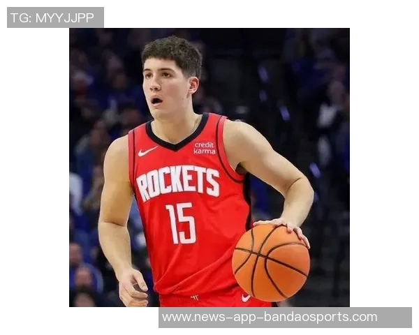 吉莱斯皮上半场三分球五投五中砍下15分4篮板5助攻表现完美无失误