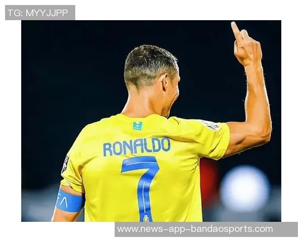 C罗迎来职业生涯1300场里程碑成历史出场数第三人