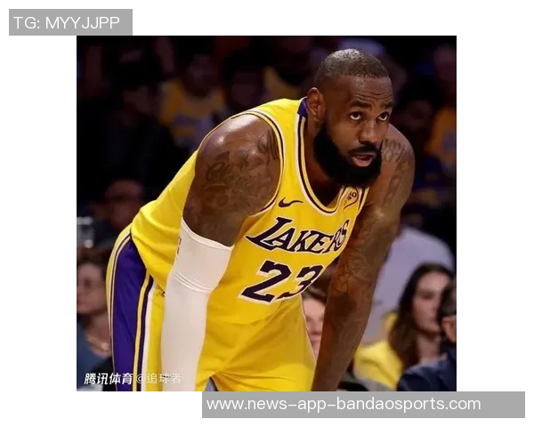 詹姆斯疑似被打照曝光引热议源自雄鹿官方推特发布 詹姆斯疑似被打照曝光引热议源自雄鹿官方推特发布