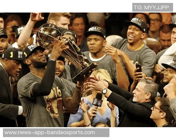 骑士因违反联盟球员参与政策遭罚十万美元引发热议